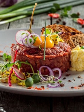 Рецепт дня: Тартар или тон-салат из якутской жеребятины