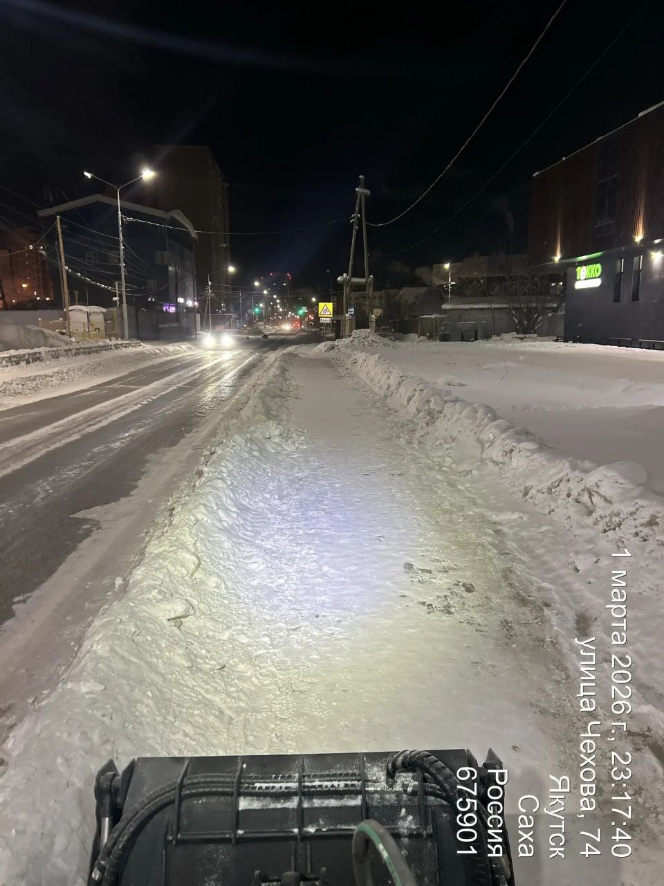 Наша подрядная организация продолжает очистку тротуаров от снега Наша подрядная организация продолжает очистку тротуаров от снега