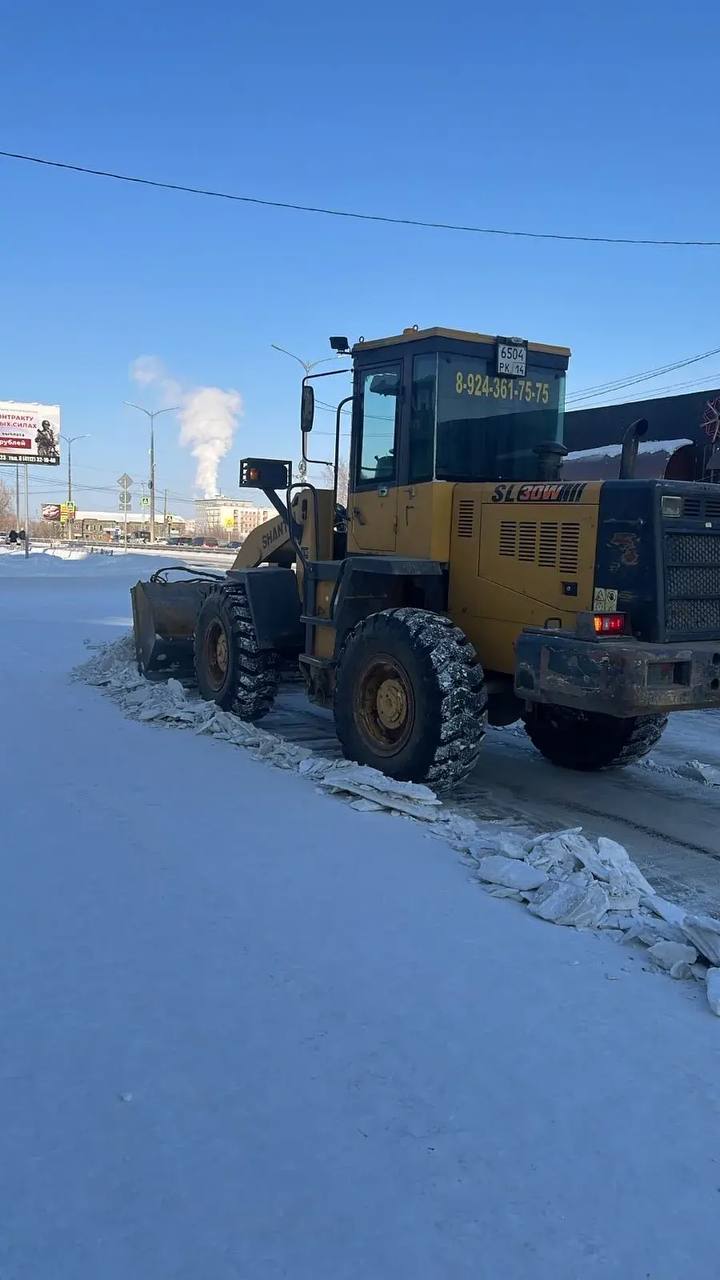В Гагаринском вывозят снег! В Гагаринском вывозят снег!