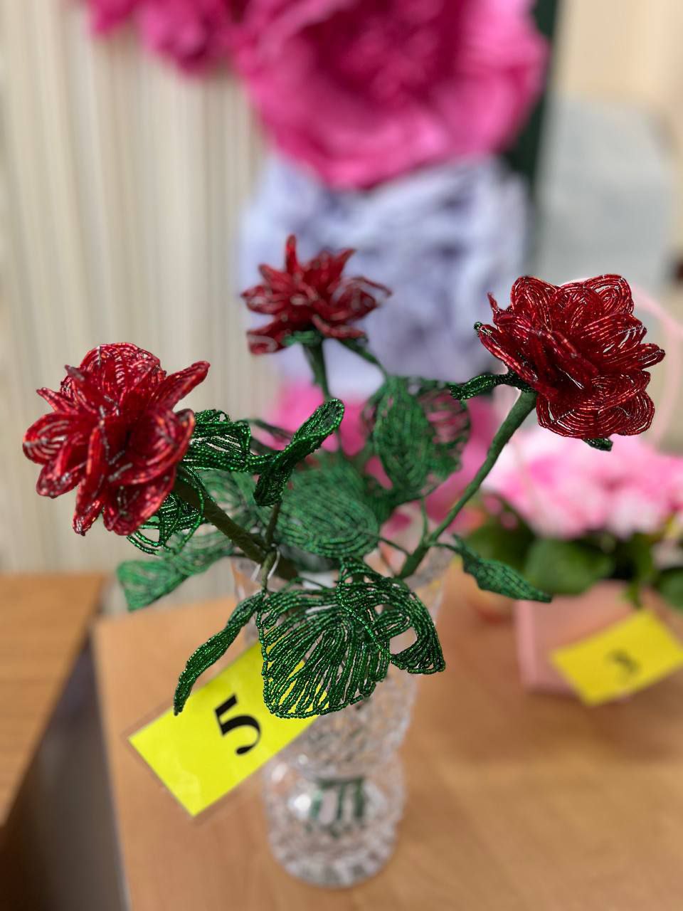 №5: «Сияющая любовь». Материал: бисер, проволока №5: «Сияющая любовь». Материал: бисер, проволока