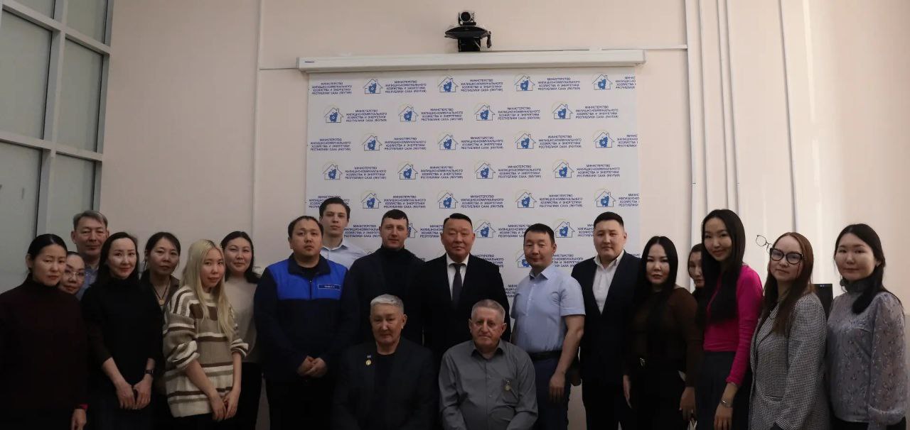 Рад сообщить, что два наших уважаемых коллеги удостоились почетного звания «Почётный наставник Республики Саха (Якутия)»: Рад сообщить, что два наших уважаемых коллеги удостоились почетного звания «Почётный наставник Республики Саха (Якутия)»: