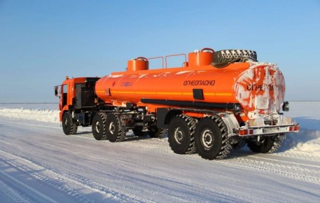 Бензовоз, который опрокинулся в Эвено-Бытантайском улусе, оказался угнанным