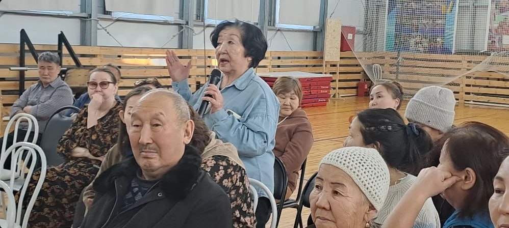 Биир санаанан салайтаран лэлиэххэ, хамсыахха Биир санаанан салайтаран лэлиэххэ, хамсыахха