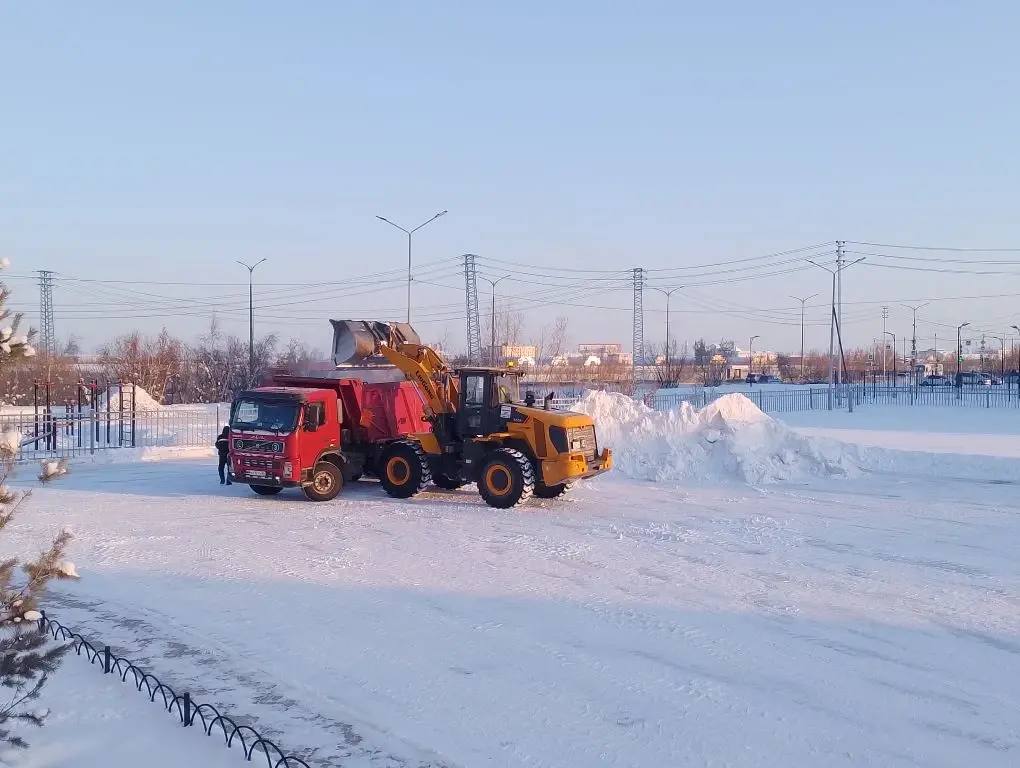 Продолжается вывоз снега с территории Гагринского округа Продолжается вывоз снега с территории Гагринского округа