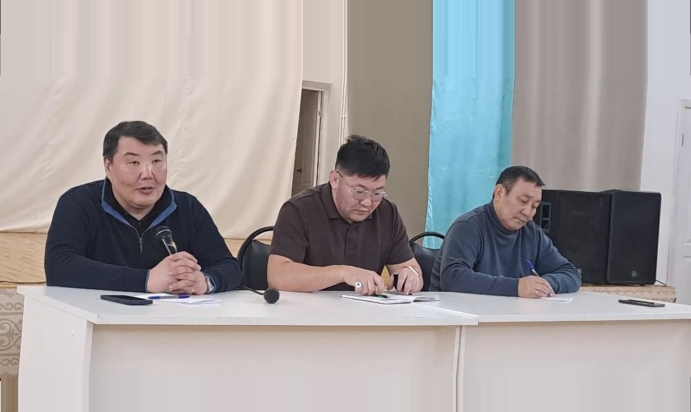 Биир санаанан салайтаран лэлиэххэ, хамсыахха