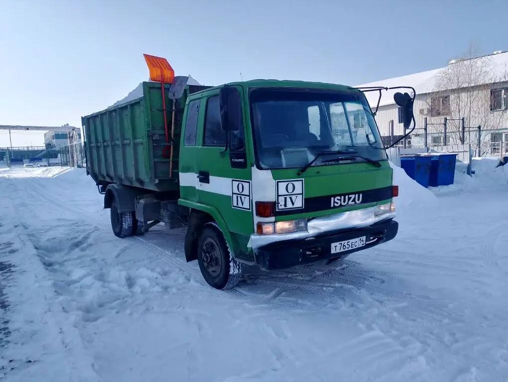 Продолжается вывоз снега с территории Гагринского округа Продолжается вывоз снега с территории Гагринского округа