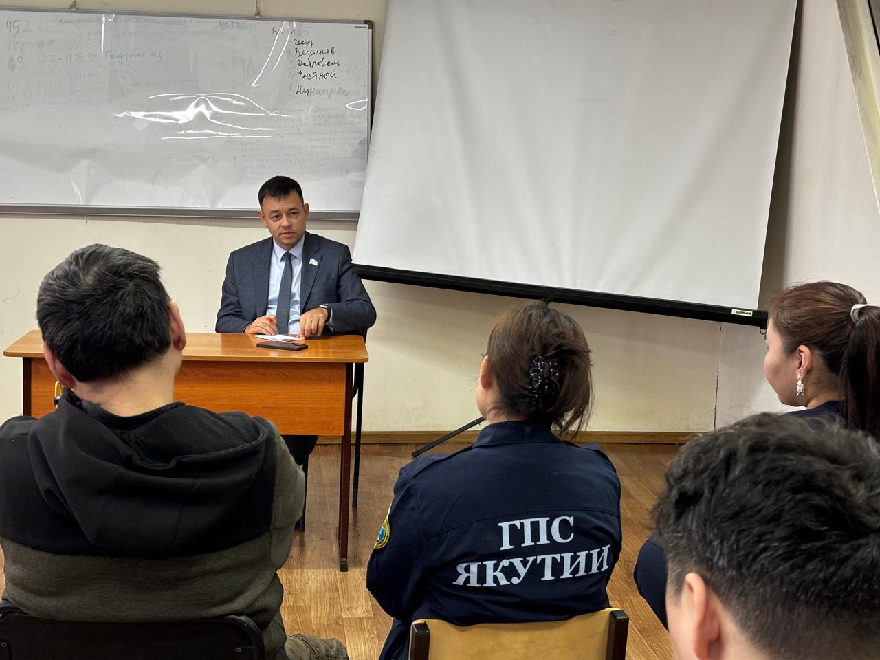 Депутат Ил Тумэн Иван Луцкан работает в Верхоянском районе Депутат Ил Тумэн Иван Луцкан работает в Верхоянском районе