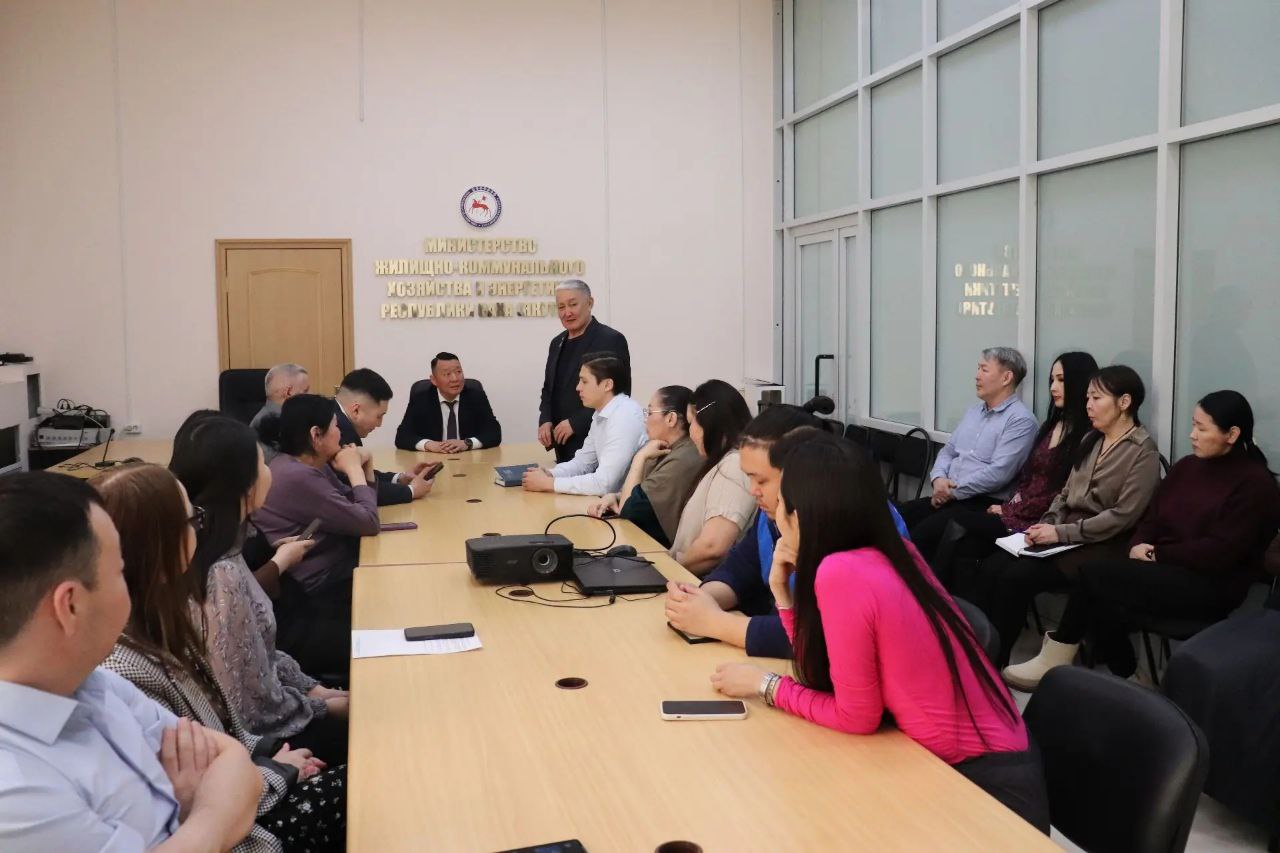 Рад сообщить, что два наших уважаемых коллеги удостоились почетного звания «Почётный наставник Республики Саха (Якутия)»: Рад сообщить, что два наших уважаемых коллеги удостоились почетного звания «Почётный наставник Республики Саха (Якутия)»: