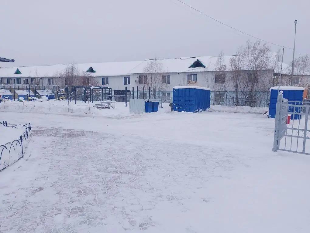 Продолжается вывоз снега с территории Гагринского округа