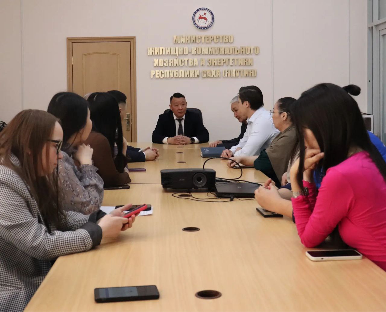 Рад сообщить, что два наших уважаемых коллеги удостоились почетного звания «Почётный наставник Республики Саха (Якутия)»: Рад сообщить, что два наших уважаемых коллеги удостоились почетного звания «Почётный наставник Республики Саха (Якутия)»: