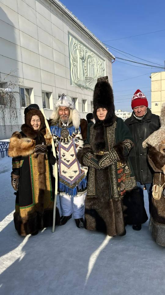 Норуот маастарын кнгэр. ХААЛАСТАР СЭЛЭЛИИ ХААМЫЫГА КЫТЫННЫЛАР Бгн Дьокуускайга Саха рспблкэтигэр Норуот маастарын кннэн сэлэлии хаамыы онус тглн буолла Норуот маастарын кнгэр. ХААЛАСТАР СЭЛЭЛИИ ХААМЫЫГА КЫТЫННЫЛАР Бгн Дьокуускайга Саха рспблкэтигэр Норуот маастарын кннэн сэлэлии хаамыы онус тглн буолла