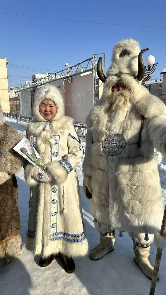 Норуот маастарын кнгэр. ХААЛАСТАР СЭЛЭЛИИ ХААМЫЫГА КЫТЫННЫЛАР Бгн Дьокуускайга Саха рспблкэтигэр Норуот маастарын кннэн сэлэлии хаамыы онус тглн буолла Норуот маастарын кнгэр. ХААЛАСТАР СЭЛЭЛИИ ХААМЫЫГА КЫТЫННЫЛАР Бгн Дьокуускайга Саха рспблкэтигэр Норуот маастарын кннэн сэлэлии хаамыы онус тглн буолла