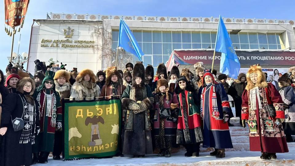 Норуот маастарын кнгэр. ХААЛАСТАР СЭЛЭЛИИ ХААМЫЫГА КЫТЫННЫЛАР Бгн Дьокуускайга Саха рспблкэтигэр Норуот маастарын кннэн сэлэлии хаамыы онус тглн буолла