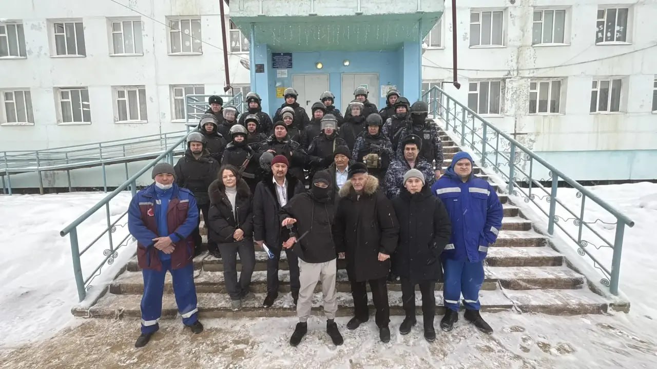 В Республике Саха (Якутия) транспортные полицейские и представители образовательных организаций обсудили вопросы терроризма и экстремизма за круглым столом