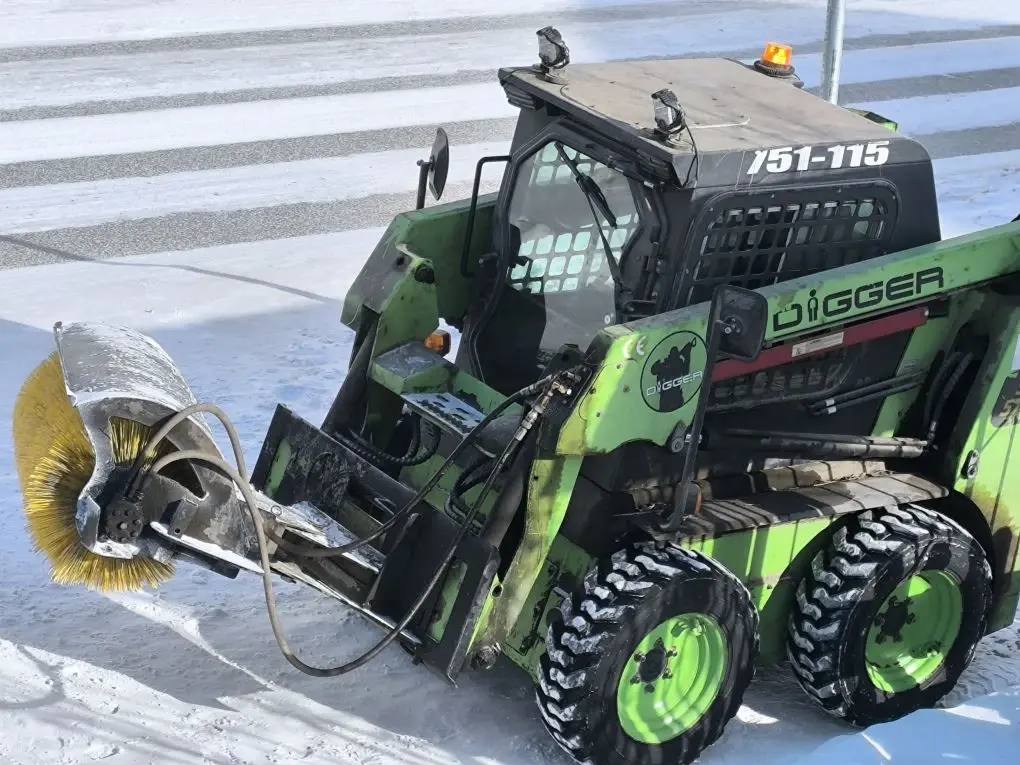 Уборка тротуаров в Гагаринском! Уборка тротуаров в Гагаринском!