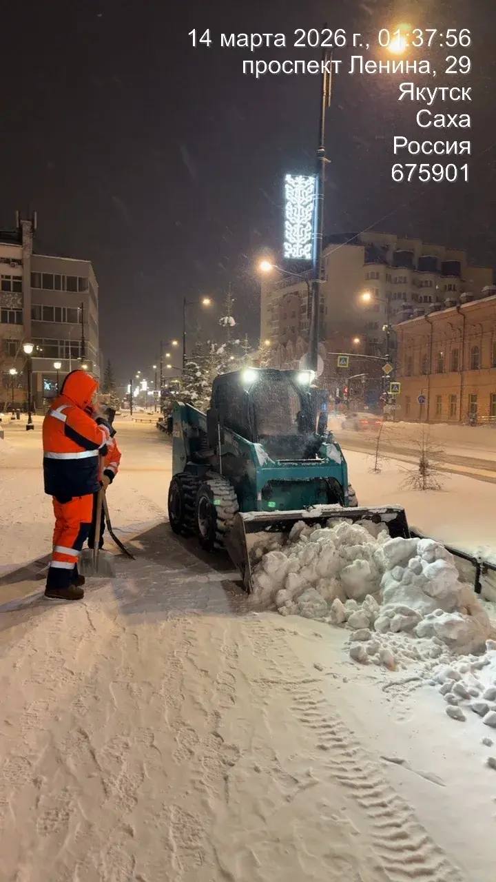 Погрузка снега по пр. Ленина
