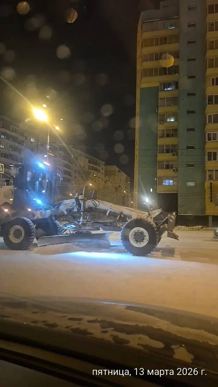 Кадры работ по срезке осевой