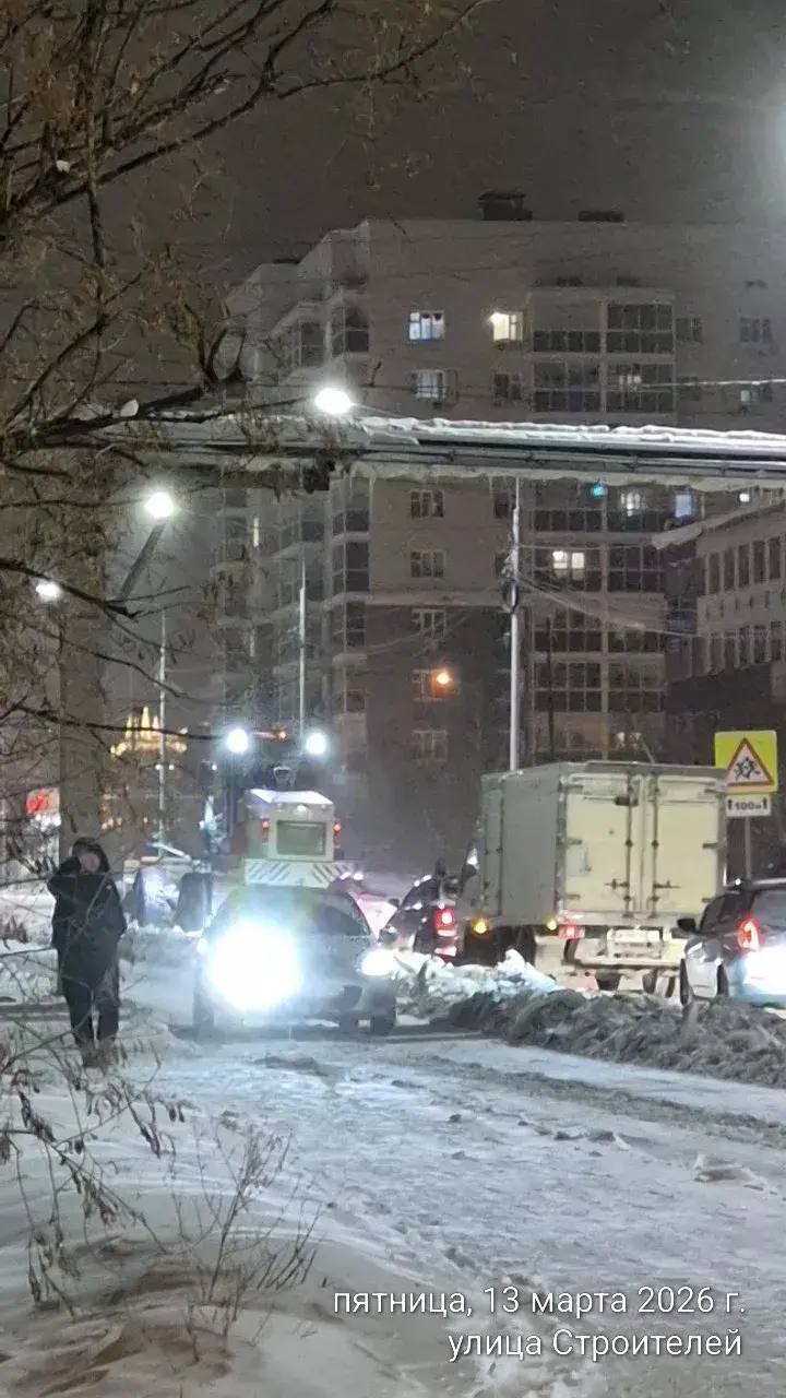 Формирование вала для дальнейшего вывоза по ул. Строителей