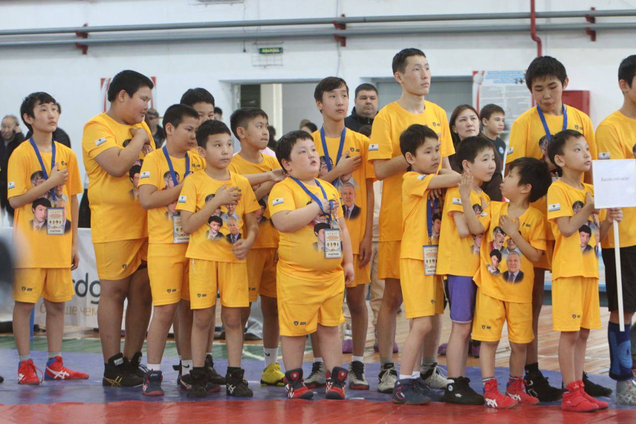 В Олекминске стартовал республиканский турнир по вольной борьбе