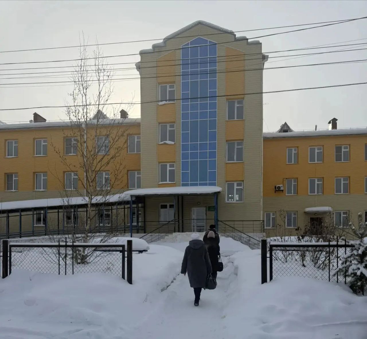 В Алданском районе продолжает работу мобильная хирургическая бригада врачей Якутской республиканской офтальмологической больницы