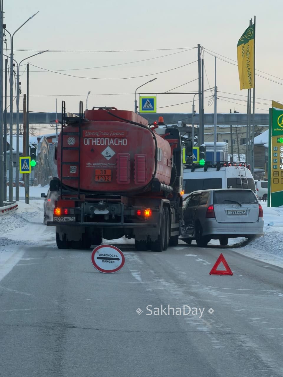 На Окружной дороге заблокирован проезд На Окружной дороге заблокирован проезд