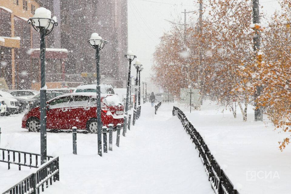 Месячная норма снега обрушилась на Якутск за один день