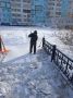 Ежедневная работа муниципальных дворников по очистке снега и мостов