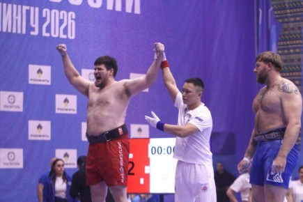 Якутский мас-рестлер Сергей Фролкин стал двукратным абсолютным чемпионом России