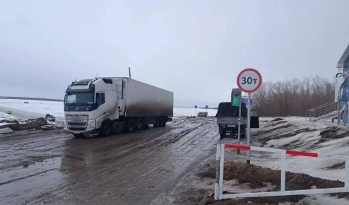 В Якутии понижена грузоподъемность на ледовых переправах трасс «Вилюй» и «Колыма»
