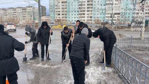 В Губинском округе состоялся субботник, посвящённый уборке и благоустройству тротуаров