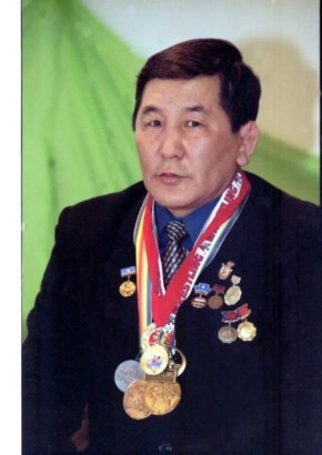 Сегодня, в день рождения одного из легендарных борцов и большого энтузиаста шашечного спорта в нашей республике — Вячеслава Павловича Карпова, Федерация шашек Республики Саха (Якутия) отдает дань уважения его выдающейся...