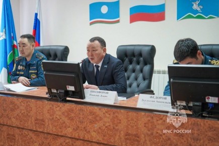 Сотрудники МЧС России напомнили жителям Мегино-Кангаласского района о правилах пожарной безопасности