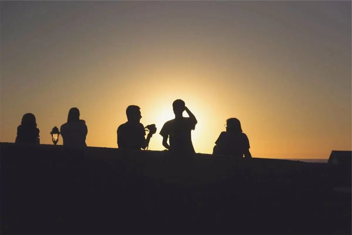 Как распознать, что ваш друг желает вам провала: 8 тревожных сигналов