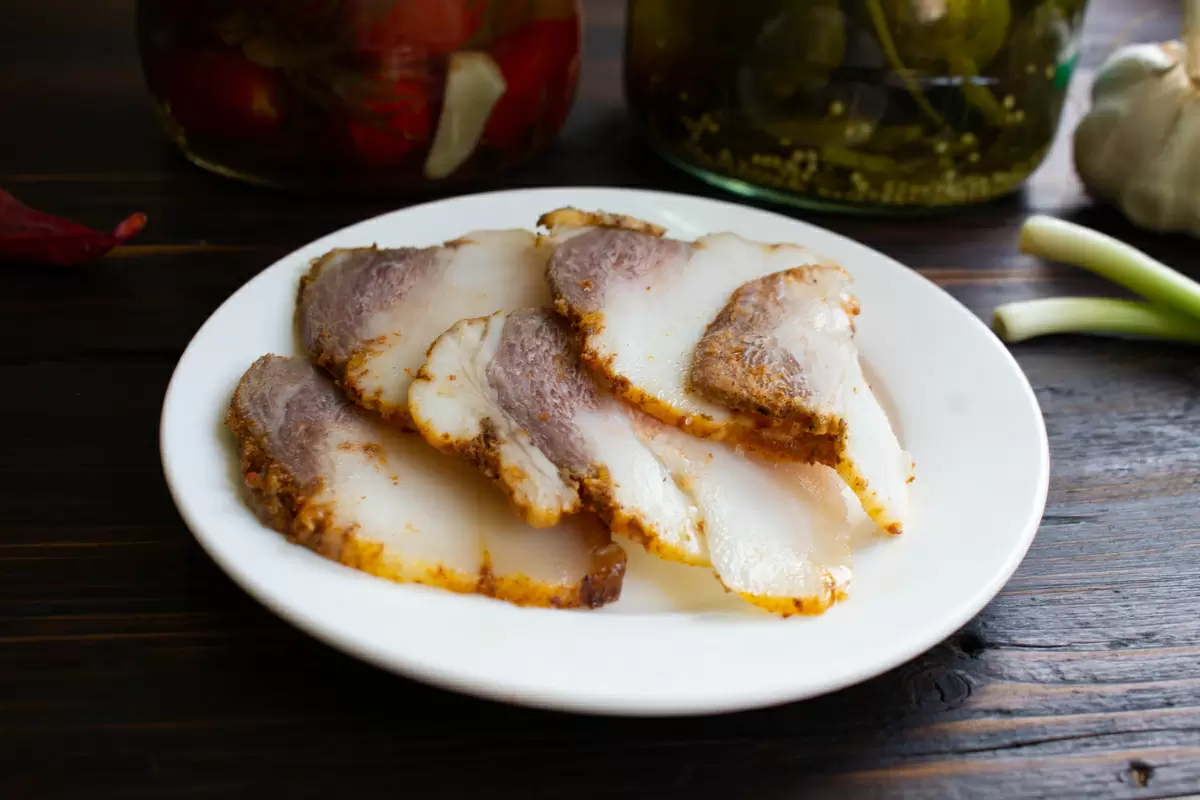 Нежное сало: быстрое приготовление в домашних условиях