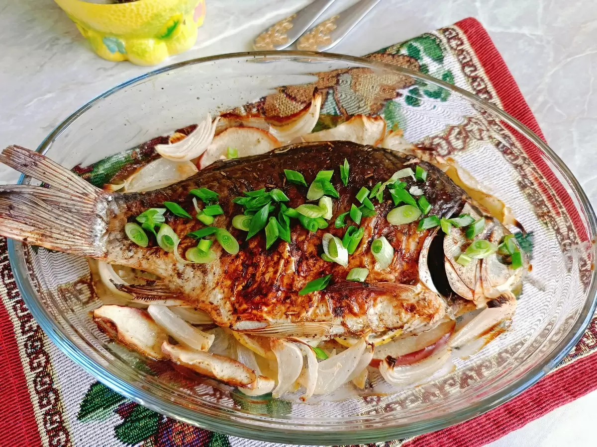 Нежный карась с фруктовой симфонией: новый взгляд на запеканку
