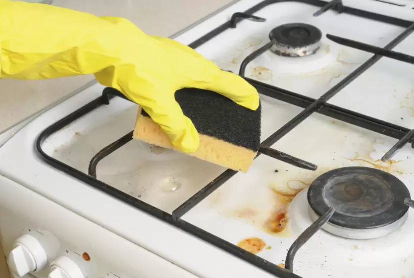 Эффективные секреты чистоты: как вернуть блеск старой плите без химикатов
