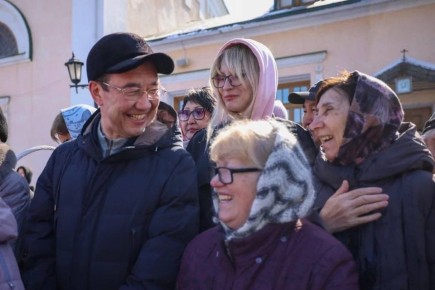 Айсен Николаев: Сегодня в Преображенском кафедральном соборе освятил пасхальные куличи и яйца