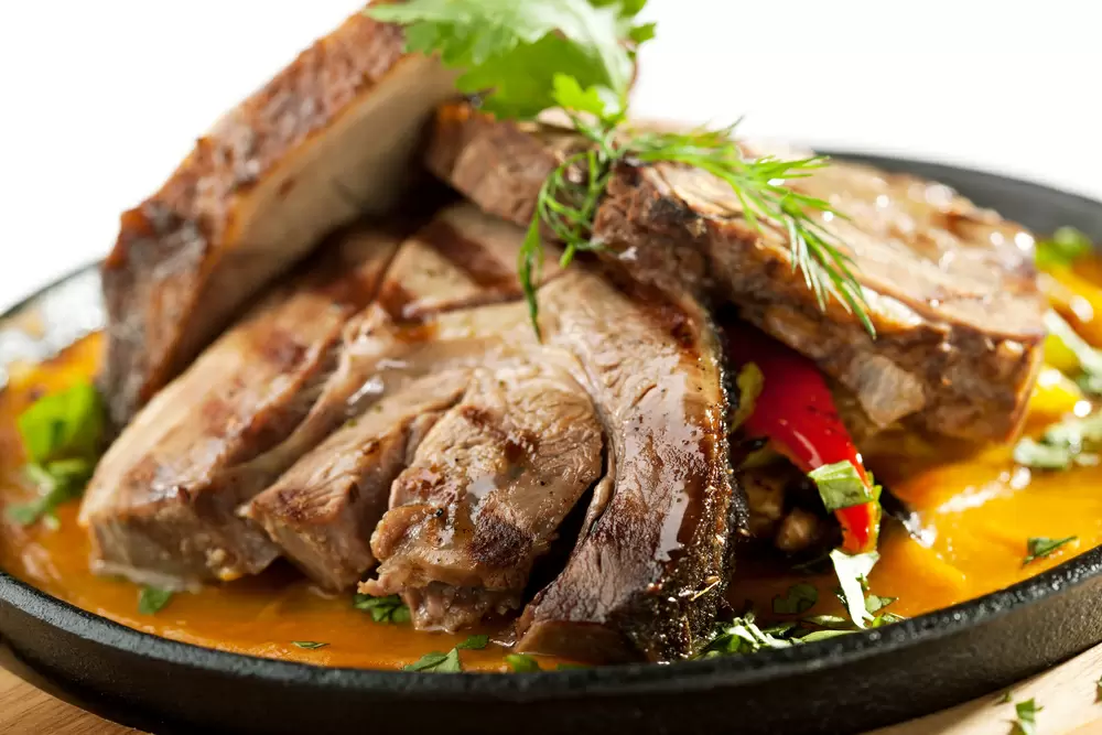 Горячие мясные блюда для праздника и будничного стола: спокойная находка на зиму