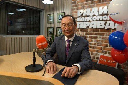 Глава Якутии отметил Пасху в Преображенском соборе