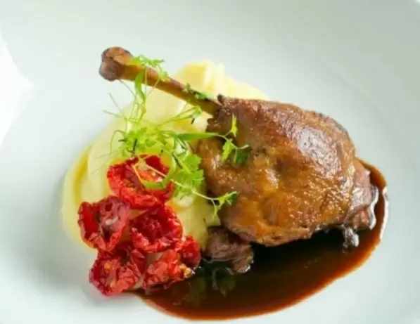 Мягкое совершенство: искусство приготовления утиного конфи