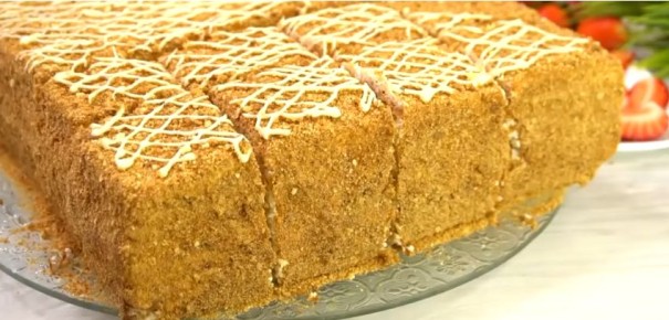 Секреты вкусного медового торта "Рыжик": как порадовать своих близких