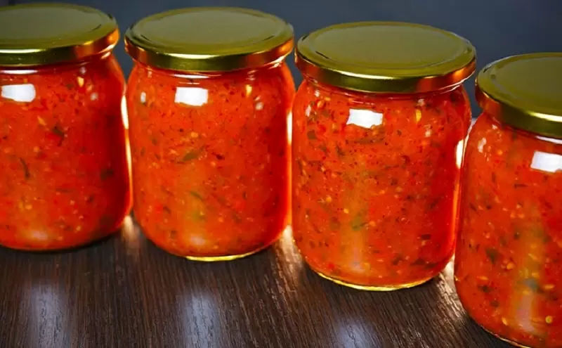 Как грузинская аджика преображает ваши зимние блюда: рецепты и советы