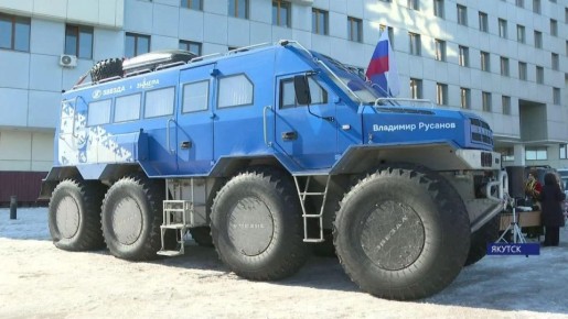 Презентация новых вездеходов-амфибий «Звезда» прошла в СВФУ