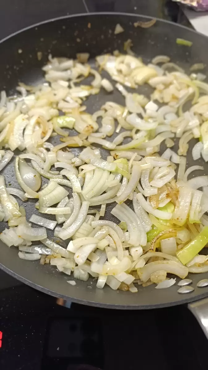 Куриная печень: простой рецепт с яркими нотками свежести