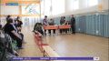 Ил Тмэн экономика, инвестиция уонна промышленность бэлиитикэтигэр сис кэмитиэтин бэрэссэдээтэлэ Павел Петров Маан сэлиэнньэтигэр тыыл уонна лэ бэтэрээнин, 99 саастаах Мария Петровна Гаврильеваны Кыайыы кннэн ээрдэлээтэ