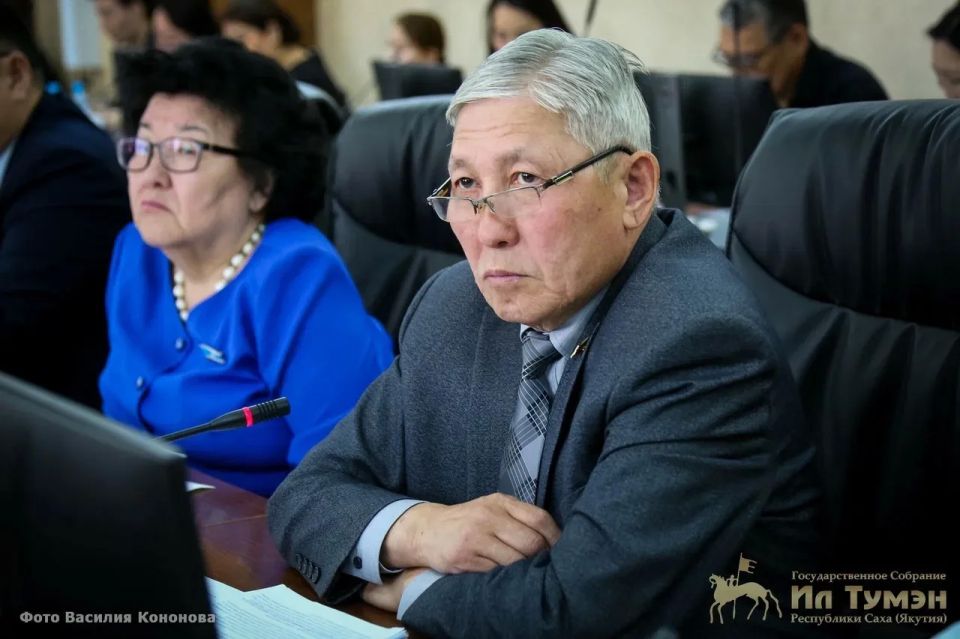 Депутаты - о дефиците местных бюджетов и отпускных учителей Депутаты - о дефиците местных бюджетов и отпускных учителей
