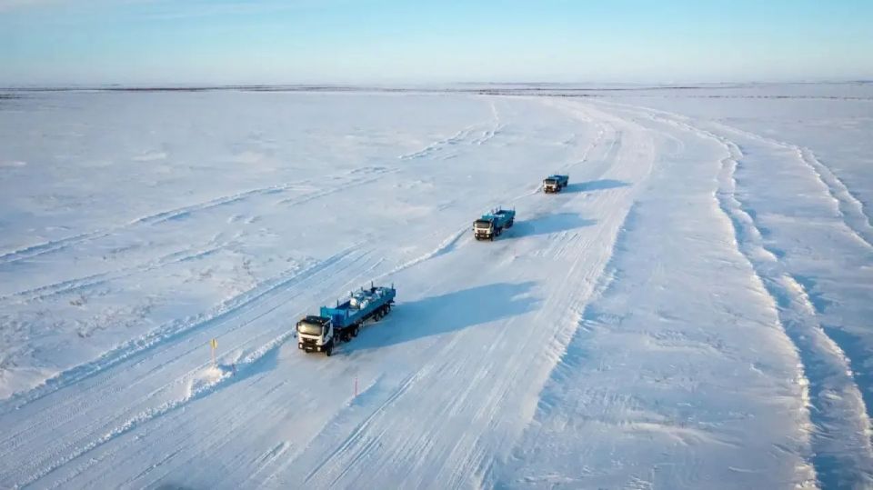 В Якутии нефтяники запустили беспилотные грузовики В Якутии нефтяники запустили беспилотные грузовики