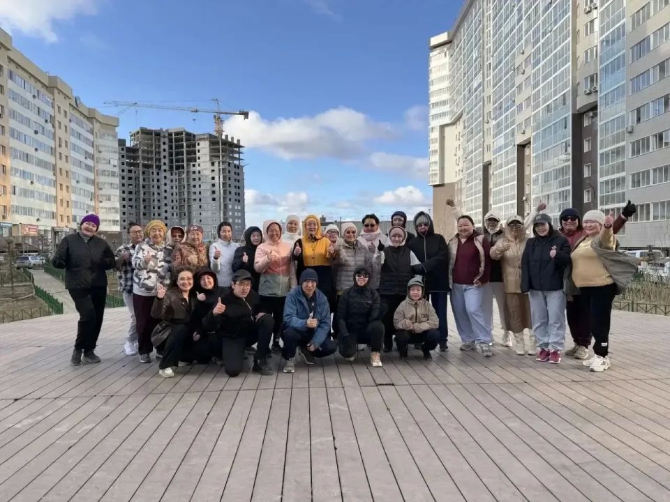 Доброе утро начинается во дворе: школа № 39 запустила утренние зарядки для жителей микрорайона «Прометей»