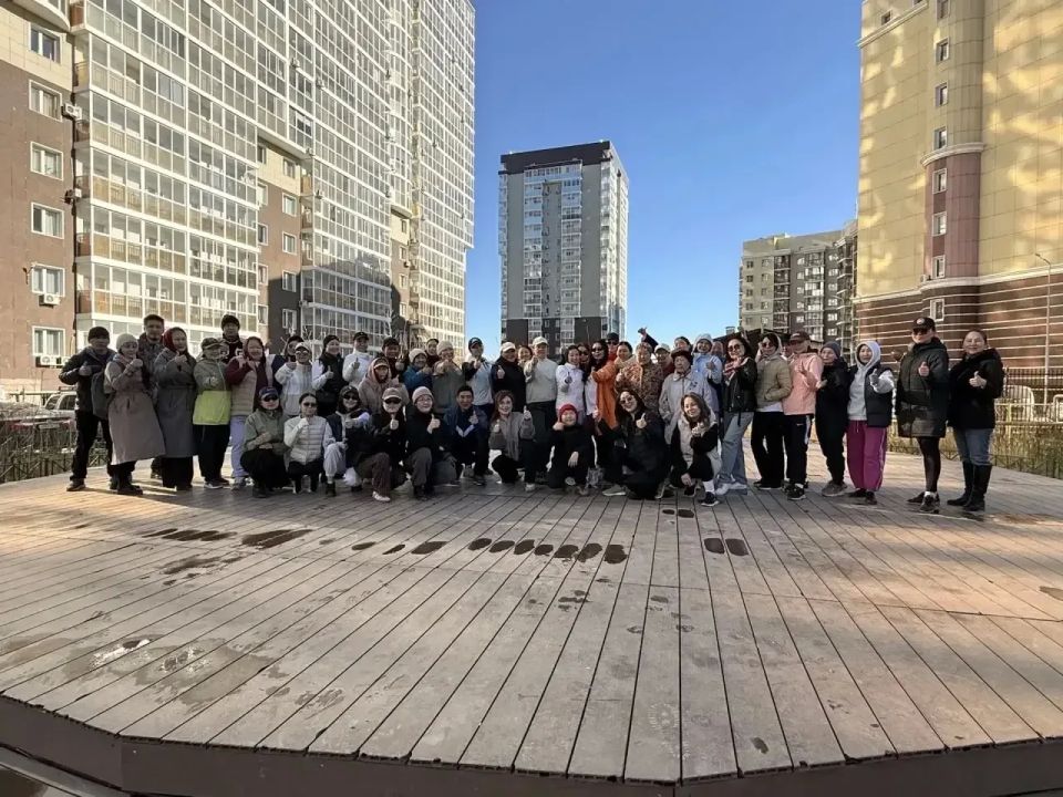 Доброе утро начинается во дворе: школа № 39 запустила утренние зарядки для жителей микрорайона «Прометей» Доброе утро начинается во дворе: школа № 39 запустила утренние зарядки для жителей микрорайона «Прометей»