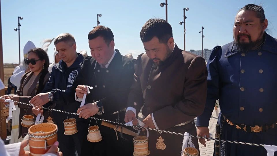 Сегодня торжественно открыли новое общественное пространство – этнопарк «Ытык Сир» в Гагаринском округе Якутска Сегодня торжественно открыли новое общественное пространство – этнопарк «Ытык Сир» в Гагаринском округе Якутска